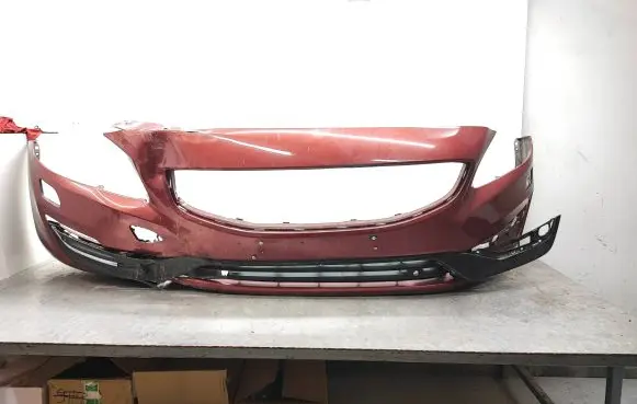 Volvo V60 Front bumper 31323831