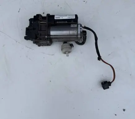 Audi Q8 Air suspension compressor 4M0616005J