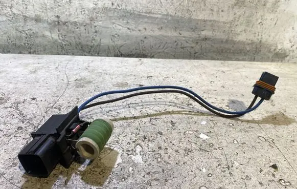 Dodge Challenger Coolant fan relay 