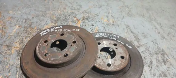 Toyota Avensis T270 Rear brake disc 