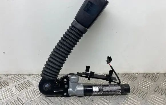 BMW 5 F10 F11 Front seatbelt buckle 7328842 630949700B