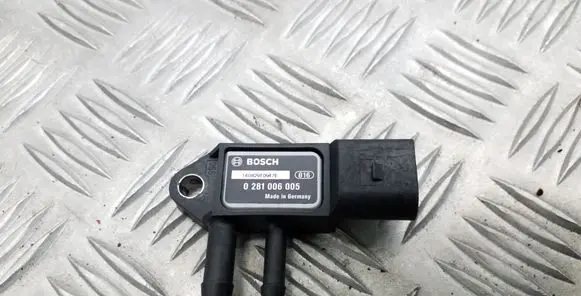 Audi A4 S4 B8 8K Exhaust gas pressure sensor 0281006005
