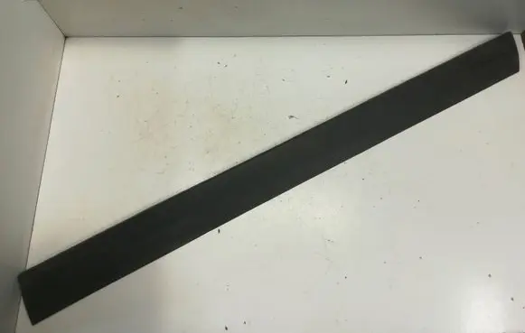 Volkswagen PASSAT B5.5 Front door trim (molding) 3B0858940
