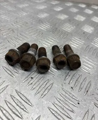 BMW 5 F10 F11 Nuts/bolts 