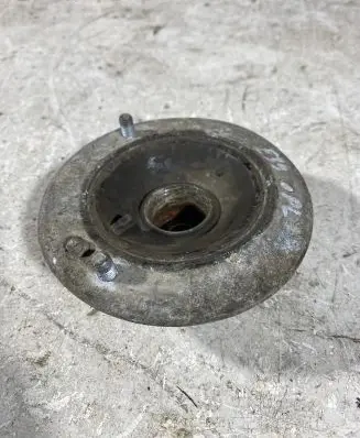 Coil spring mount