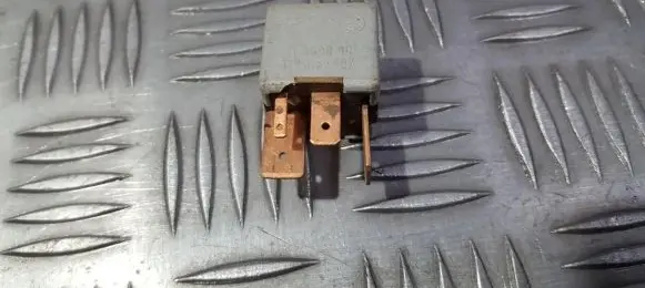Audi A4 S4 B5 8D Other relay 443951253 11060000