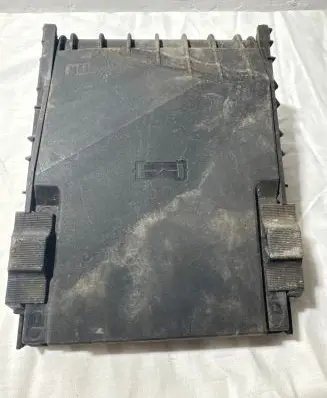 Volkswagen Caddy Fuse box cover 1K0937132F