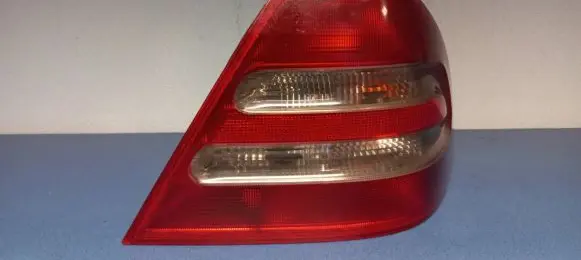 Mercedes-Benz C W203 Tail light bulb cover holder 3311R