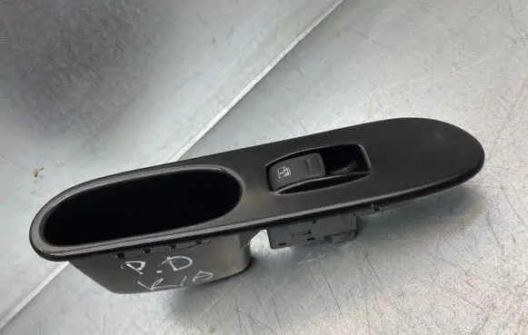KIA Carnival Electric window control switch 9K24