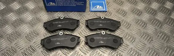 Nissan Primera Brake pads (rear) 13046059502