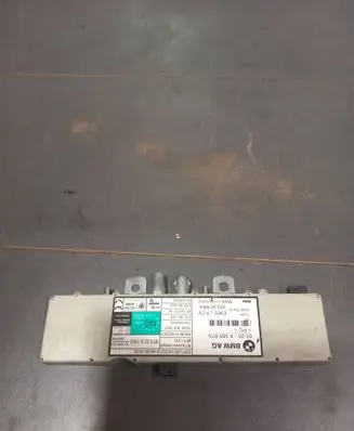 BMW 5 E39 Antenna control unit 65258368879 ETS300220 1CP005TC94