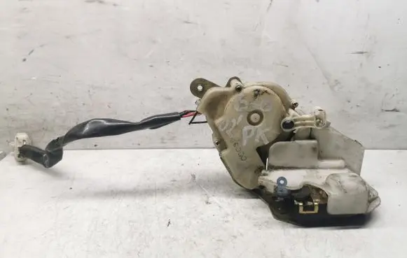Mazda 626 Front door lock