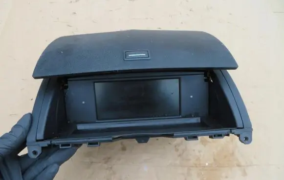 Mercedes-Benz C W204 Screen/display/small screen A2046800931