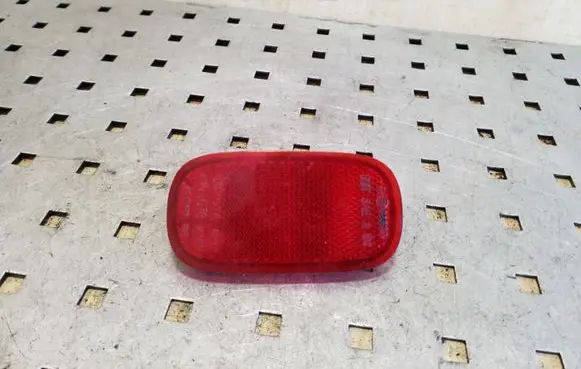 Toyota RAV 4 (XA20) Rear tail light reflector