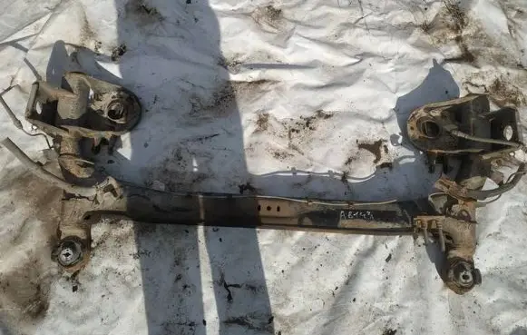 Renault Laguna III Rear subframe 
