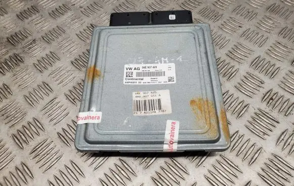 Audi Q7 4M Engine control unit/module 4M0907551A 06E907425