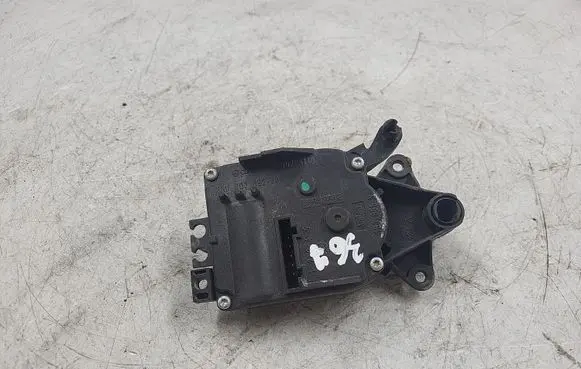 Volkswagen Golf IV Air flap motor/actuator 1J1907511