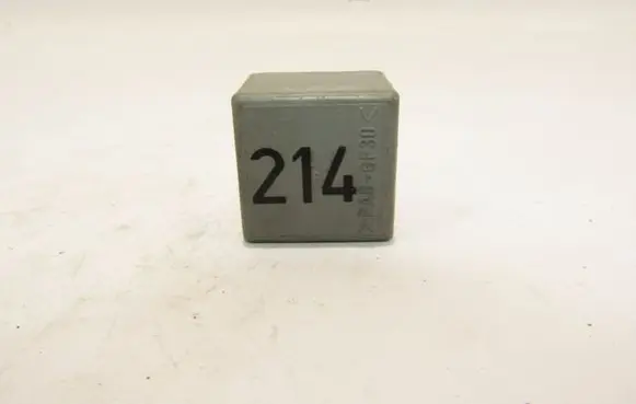 Audi A4 S4 B5 8D Other relay 443951253K
