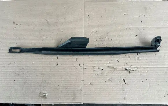 Fiat Ducato Front door windshield rail 1371002080