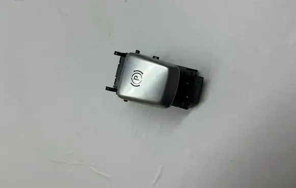 Mercedes-Benz C W205 Hand parking brake switch A2059056603 702102 HW130900