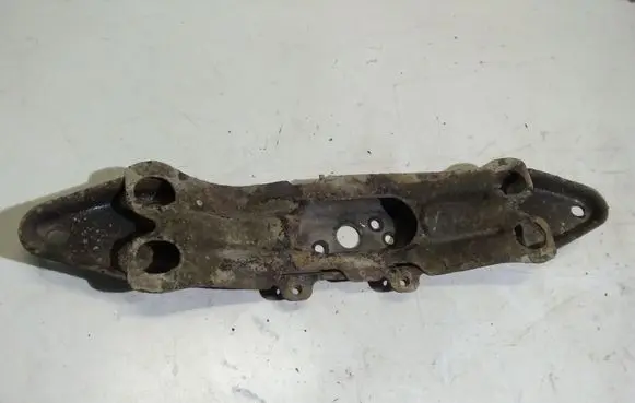 Subaru Outback Gearbox mounting bracket