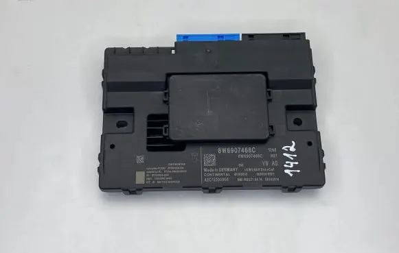 Audi Q7 4M Gateway control module 8W6907468C 4P060005 0036F831E9F2