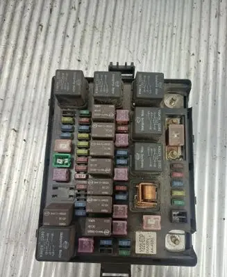 SsangYong Rexton Fuse module Y220EDP AK4920 05A22N