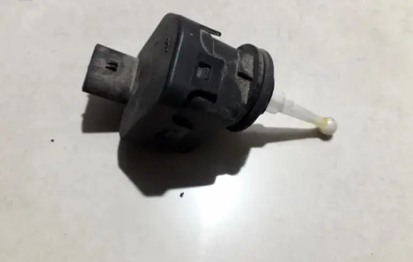 Volvo S40, V40 Headlight level adjustment motor 007878