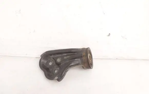 Lexus ES 300h (7th Gen) Muffler mount bracket/holder 