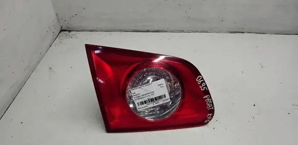 Volkswagen PASSAT B6 Tailgate rear/tail lights