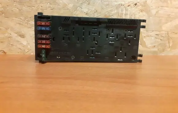 Mercedes-Benz E W210 Fuse box set 28534606 29675231