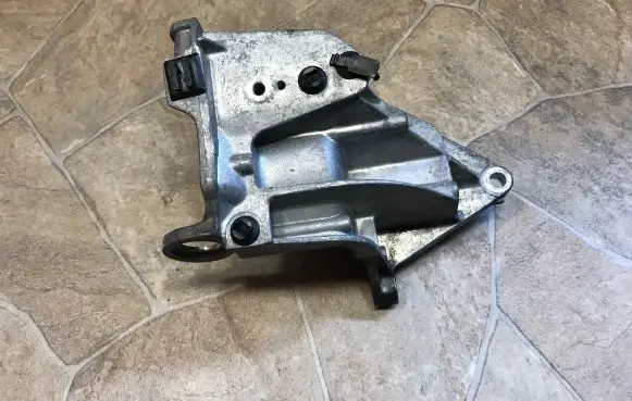Mercedes-Benz S C217 Engine mounting bracket A2762341339