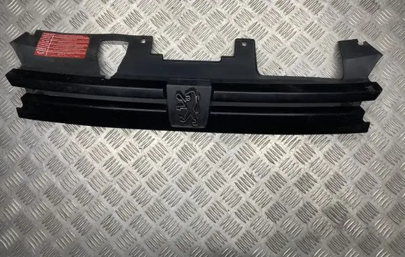 Peugeot 306 Front grill 9617929277