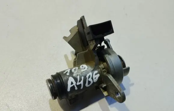 Audi A4 S4 B6 8E 8H Tailgate exterior lock 8E0827573