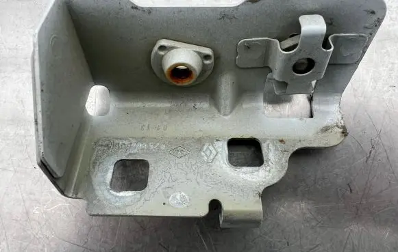 Renault Zoe Fender mounting bracket 625b55506r
