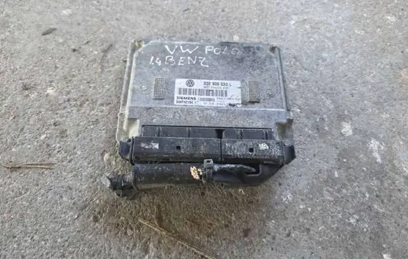Volkswagen Polo Engine control unit/module 03E906033L