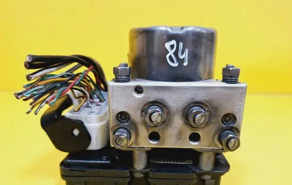 Toyota Yaris ABS Pump 89541-52230