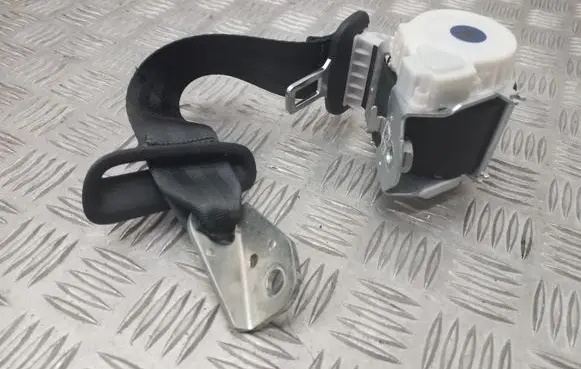 Volkswagen Jetta VI Rear seatbelt 5C6857805D
