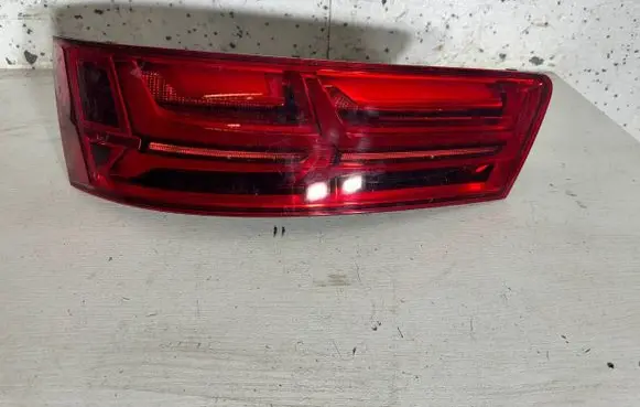 Audi Q7 4M Rear/tail lights 4M0945093E AU736ECEE