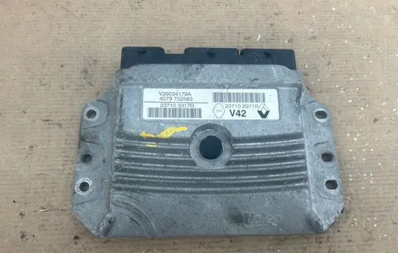 Renault Clio IV Engine control unit/module 237102071R V29034179A 237103317R