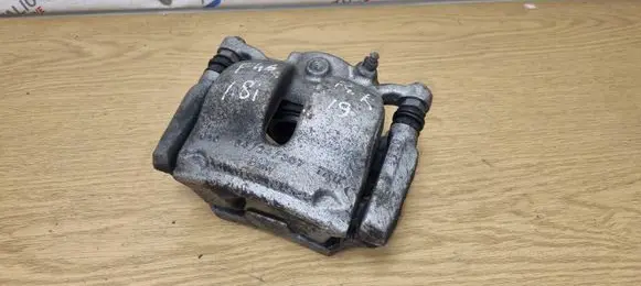 BMW 2 F46 Front brake caliper 5424307