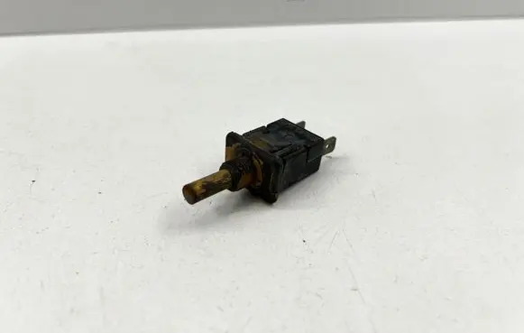 Mercedes-Benz G W460 Front door sensor 0008213152