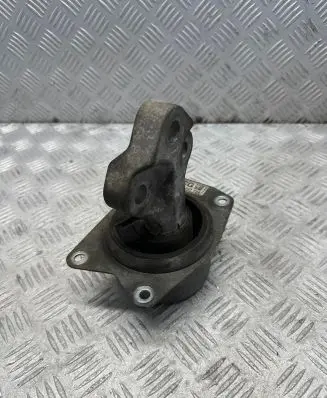 Opel Insignia A Engine mount bracket 13227735