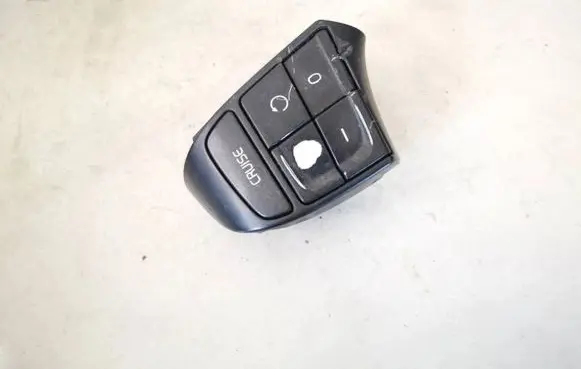 Volvo V50 Steering wheel buttons/switches 8637471 758534