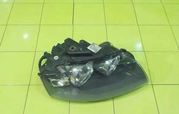 Audi A3 S3 8P Headlight/headlamp 0301206602