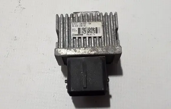 Land Rover Evoque I Glow plug pre-heat relay AV6112A343BA