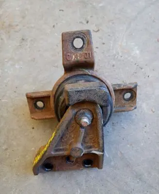 Hyundai Santa Fe Engine mount bracket