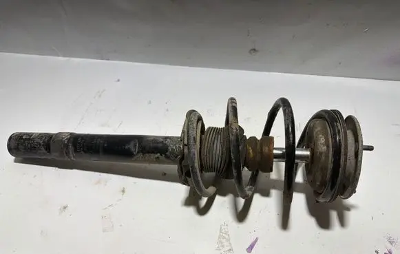 BMW 5 E39 Front shock absorber/damper 04772303 9477230