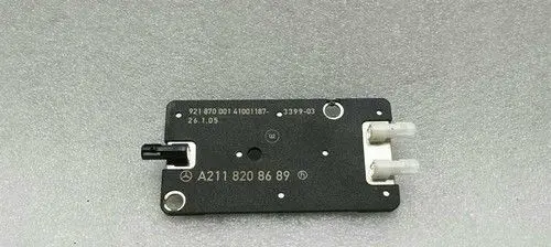 Mercedes-Benz CLS C219 Aerial antenna switch A2118208689