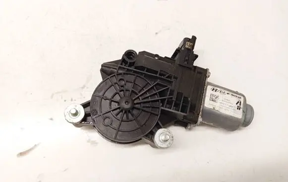 Hyundai Tucson IV NX4 Front door window regulator motor 82450N7010